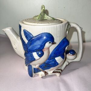 Vintage Takahashi San Francisco 3-D Blue Birds Sculptured Teapot Japan